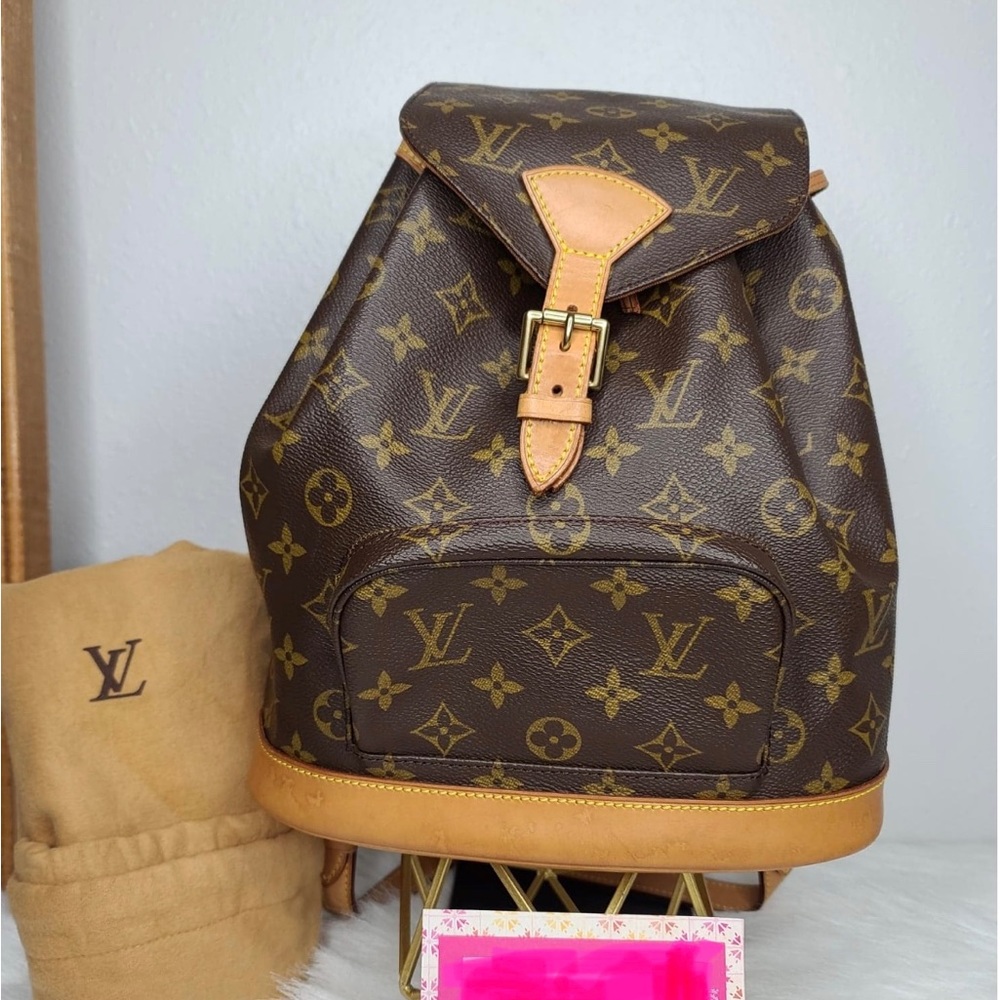 ❌SOLD❌ Louis Vuitton Montsouris MM
